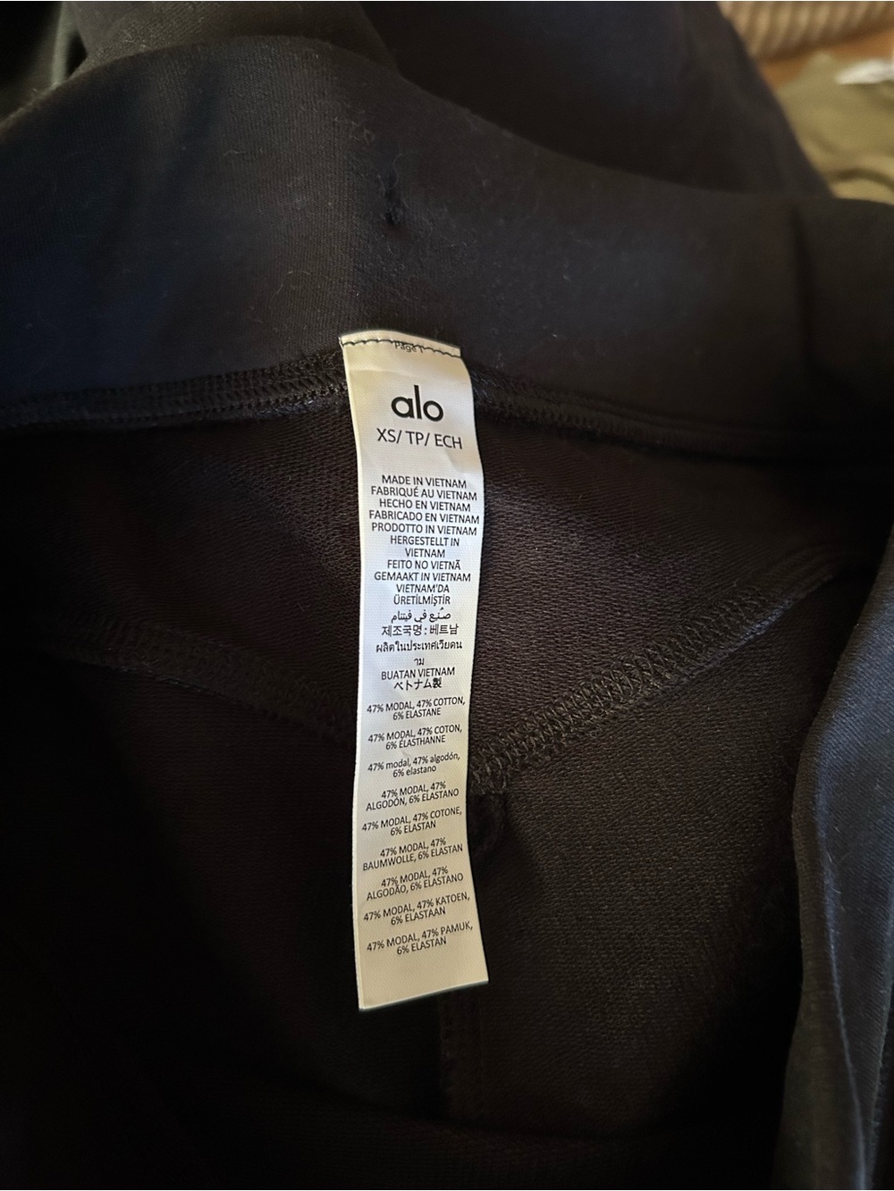 ALO YOGA Sway Bootcut Sweatpants Drawstring Black Size XS NWOT - Picture 10 of 10